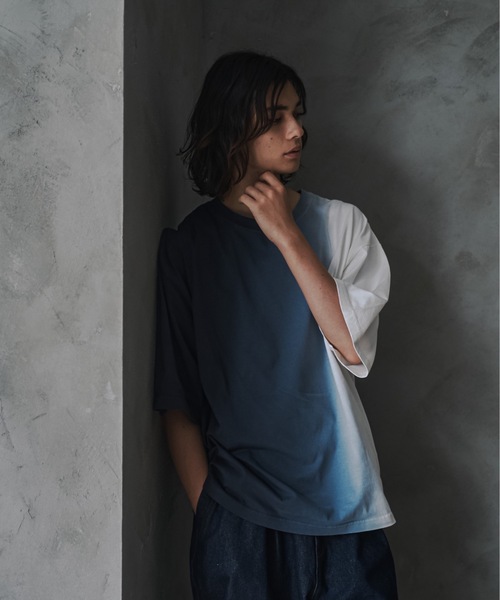 shiki tokyo(シキトウキョウ)の「Oversized Gradation Tie Dye Tshirts / オーバーサイズグラデーションタイダイTシャツ(Tシャツ/カットソー・メンズ・ダークブラウン/ダークブルー・SMALL/MEDIUM/LARGE)」の17枚目の写真