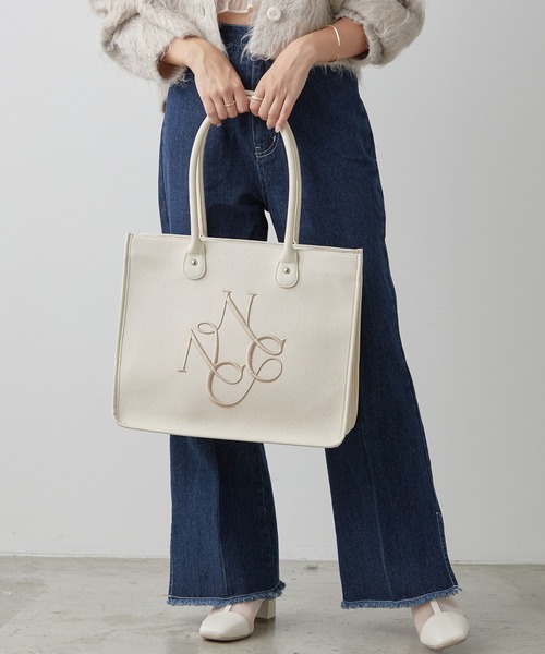 one after another NICE CLAUP（ワンアフターアナザーナイスクラップ）の「再入荷【A4サイズ収納可能】刺繍入りトリミングトートバッグ（トートバッグ・レディース・アイボリー/ピンク/ブラック・ONE SIZE）」の6枚目の写真