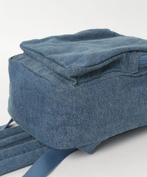 Levi's（リーバイス）の「Levi's/リーバイス LEVI'S(R)ACCESSORY LARGE バックパック ブルー（バックパック/リュック・レディース・ライトブルー・OS）」の3枚目の写真