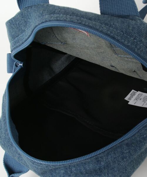 Levi's（リーバイス）の「Levi's/リーバイス LEVI'S(R)ACCESSORY LARGE バックパック ブルー（バックパック/リュック・レディース・ライトブルー・OS）」の4枚目の写真