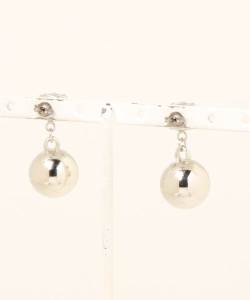 tone(トーン)の「【Le soleil】ひとつぶスワロフスキー ボールチャームピアス(MA)(ピアス(両耳用)・レディース・ピンク/ホワイト・FREE)」の3枚目の写真