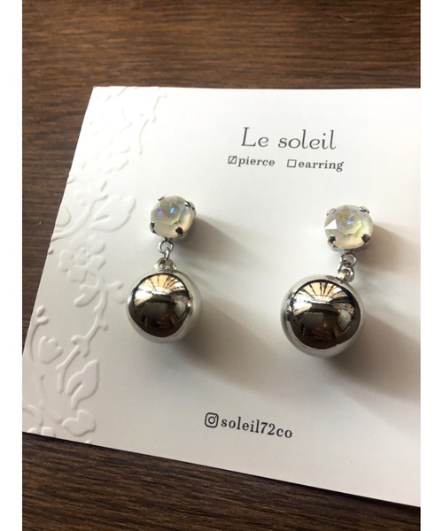 tone(トーン)の「【Le soleil】ひとつぶスワロフスキー ボールチャームピアス(MA)(ピアス(両耳用)・レディース・ピンク/ホワイト・FREE)」の4枚目の写真