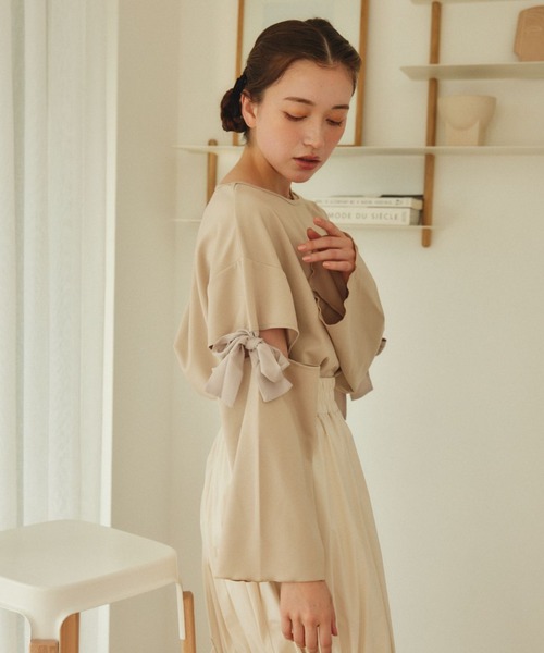 pomiii(ポミー)の「リボンショルダーロンT(Tシャツ/カットソー・レディース・グレイッシュベージュ/ブラック・FREE)」の4枚目の写真