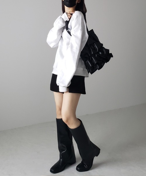 me+em select(ミームセレクト)の「【 2color 】フリルフェイクレザーショルダーバッグ(ショルダーバッグ・レディース・ブラック/アイボリー・FREE)」の15枚目の写真