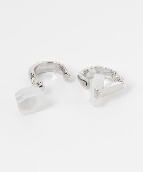 SMELLY(スメリー)の「プックリラインミニイヤリング(イヤリング・レディース・ゴールド/シルバー・-)」の6枚目の写真