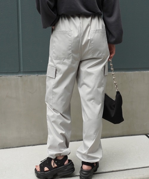E.M.A.N.O.N(エマノン)の「【E.M.A.N.O.N】ドロストデザインカーゴパンツ/ワークパンツ(RO)(カーゴパンツ・レディース・グレー/アイボリー/ブラック/ラベンダー・FREE)」の18枚目の写真