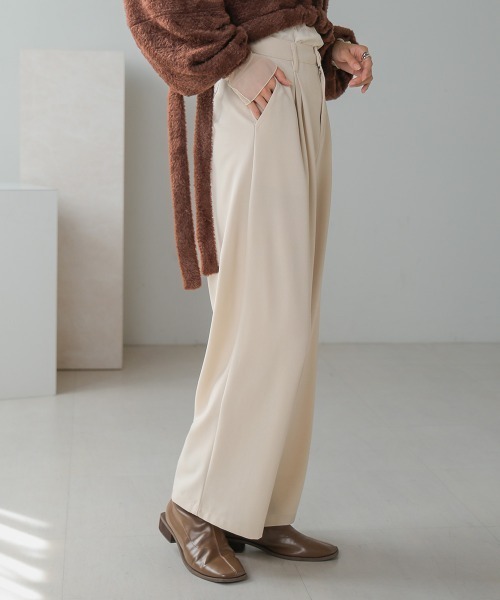 Bab（バブ）の「【S・M・Lサイズ展開あり】2タックセンタープレスストレートパンツ（スラックス・レディース・グレー/ホワイト系その他/ブラウン/ブラック・M/L/S）」の7枚目の写真