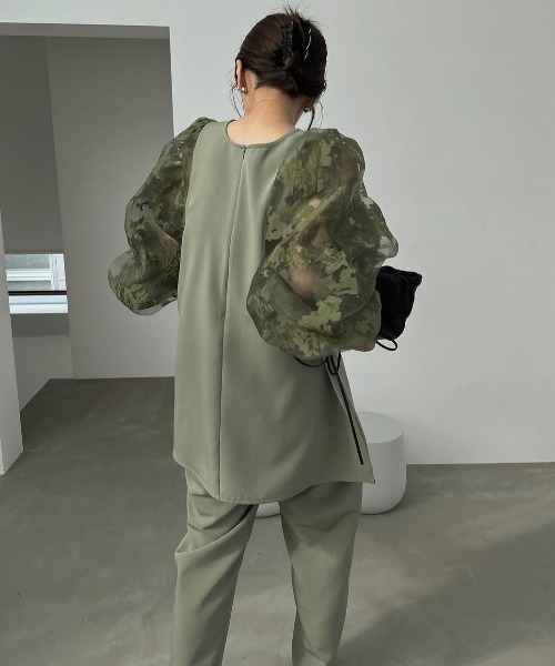 WILLFULLY（ウィルフリー）の「organdy flower 2way volume sleeve pt 