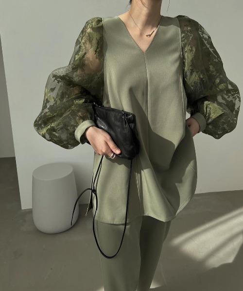 WILLFULLY（ウィルフリー）の「organdy flower 2way volume sleeve pt