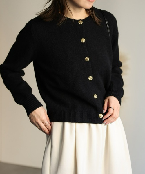 ap retro(アプレトロ)の「ゴールドボタンニットカーディガン/金ボタンニットカーディガン(カーディガン/ボレロ・レディース・ベージュ/ブラウン/アイボリー/グレー/ブラック・FREE)」の4枚目の写真