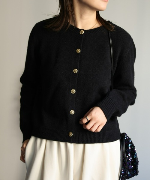 ap retro(アプレトロ)の「ゴールドボタンニットカーディガン/金ボタンニットカーディガン(カーディガン/ボレロ・レディース・ベージュ/ブラウン/アイボリー/グレー/ブラック・FREE)」の9枚目の写真