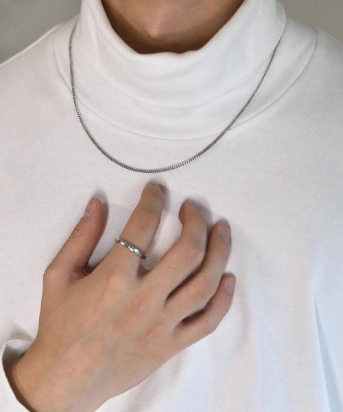 ARROWM(アローム)の「ARROWM ツイストリングネックレス(ネックレス・メンズ・シルバー・FREE)」の2枚目の写真