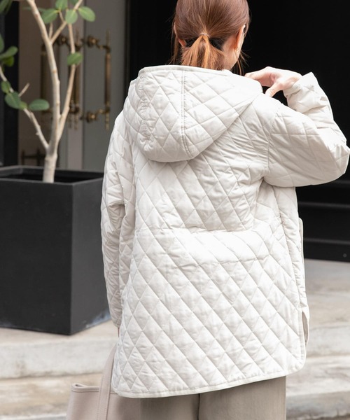 FORK&SPOON(フォークアンドスプーン)の「FORK&SPOON キルティングミドルフーディーコート(ダウンジャケット/コート・レディース・アイボリー/グリーン系その他・1)」の7枚目の写真