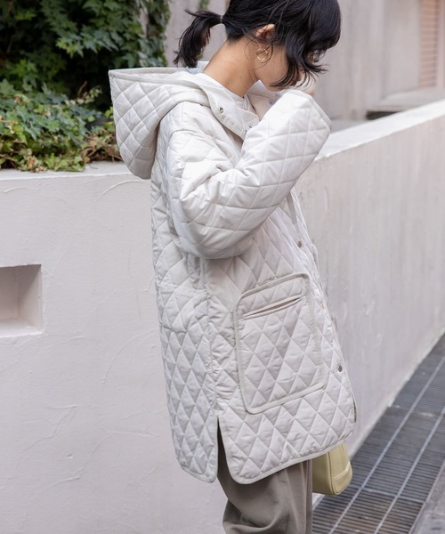 FORK&SPOON(フォークアンドスプーン)の「FORK&SPOON キルティングミドルフーディーコート(ダウンジャケット/コート・レディース・アイボリー/グリーン系その他・1)」の11枚目の写真