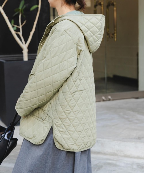 FORK&SPOON(フォークアンドスプーン)の「FORK&SPOON キルティングミドルフーディーコート(ダウンジャケット/コート・レディース・アイボリー/グリーン系その他・1)」の5枚目の写真