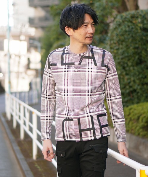 HIDEAWAYS NICOLE（ハイダウェイニコル）の「ビッグロゴ長袖Tシャツ（Tシャツ/カットソー・メンズ・チェック/オフホワイト/アッシュグレー/ブラック・MEDIUM/LARGE/X-LARGE）」の19枚目の写真