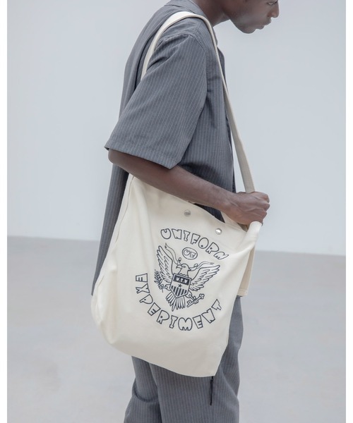 uniform experiment（ユニフォームエクスペリメント）の「UE NAVY 2WAY SHOULDER BAG（ショルダーバッグ・メンズ・カーキ/オフホワイト・FREE）」の3枚目の写真