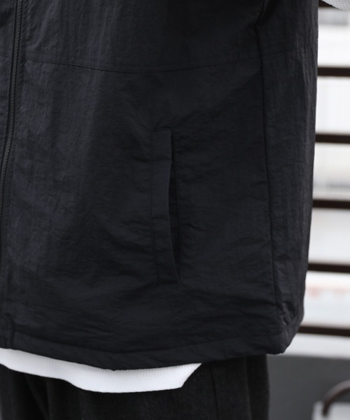 ８(eight)（エイト）の「ナイロンジップベスト（ベスト・メンズ・カーキ/ブラック/グレー・LARGE/MEDIUM）」の13枚目の写真