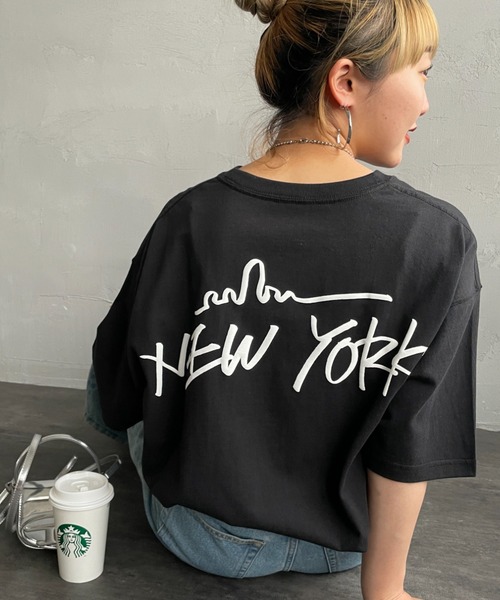 Manhattan Portage（マンハッタンポーテージ）の「【FINEBOYS 7月号掲載】[MANHATTAN PORTAGE/マンハッタンポーテージ] 別注 手描き風 バックプリントTシャツ（Tシャツ/カットソー・レディース・ホワイト/レッド/ブラック・S/M/L/XL）」の3枚目の写真