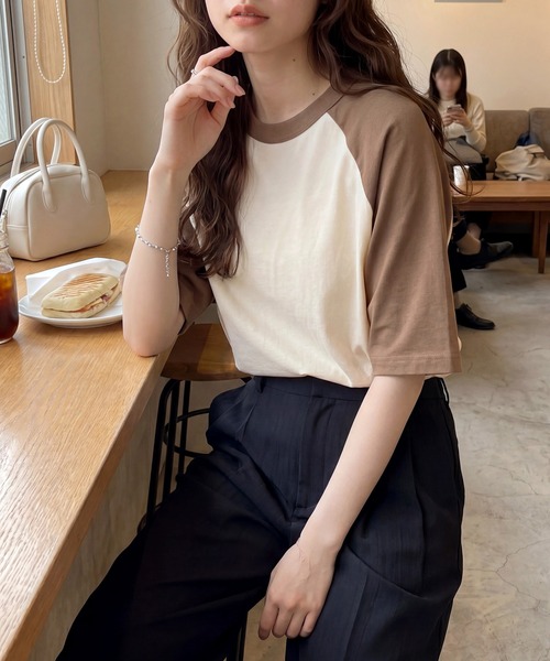 United Athle（ユナイテッドアスレ）の「【United Athle】5.6オンス ラグランTシャツ 半袖 5041（Tシャツ/カットソー・メンズ・アイボリー系1/ホワイト×パープル/ライトグレー系2/アイボリー系2/ホワイト×ブラック/ライトグレー系1/ライトグレー系3・M/XL/L）」の7枚目の写真