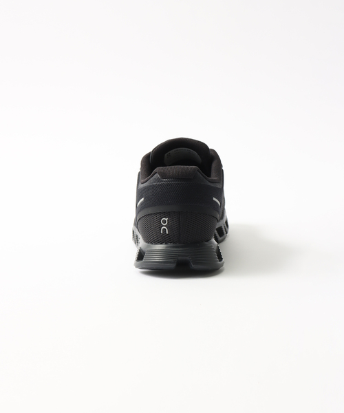 On(オン)の「【On/オン】 Running Cloud 5(その他シューズ・メンズ・ブラック・26cm/27cm/28cm/27.5cm/26.5cm)」の5枚目の写真