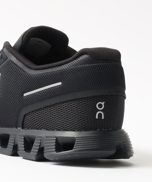 On(オン)の「【On/オン】 Running Cloud 5(その他シューズ・メンズ・ブラック・26cm/27cm/28cm/27.5cm/26.5cm)」の2枚目の写真
