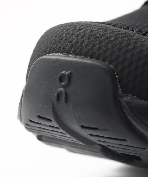 On(オン)の「【On/オン】 Running Cloud 5(その他シューズ・メンズ・ブラック・26cm/27cm/28cm/27.5cm/26.5cm)」の16枚目の写真