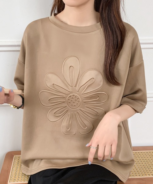 ECLIN(エクラン)の「ビックシルエットフラワーエンボス加工半袖Tシャツ(Tシャツ/カットソー・レディース・ホワイト/ブラック/ベージュ/グレー・M/L)」の20枚目の写真