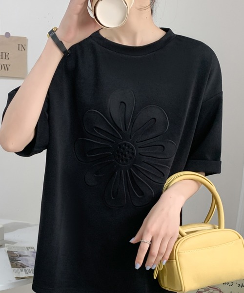 ECLIN(エクラン)の「ビックシルエットフラワーエンボス加工半袖Tシャツ(Tシャツ/カットソー・レディース・ホワイト/ブラック/ベージュ/グレー・M/L)」の8枚目の写真
