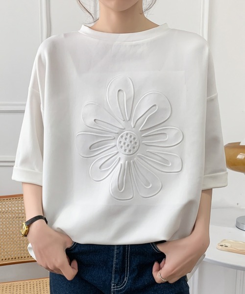 ECLIN(エクラン)の「ビックシルエットフラワーエンボス加工半袖Tシャツ(Tシャツ/カットソー・レディース・ホワイト/ブラック/ベージュ/グレー・M/L)」の16枚目の写真