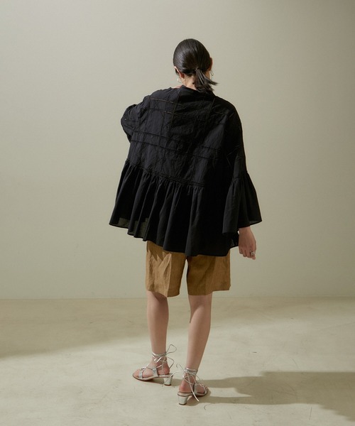 SALON adam et rope'(サロン アダム エ ロペ)の「エンブロイダリーヘムギャザーブラウス/シャツ(シャツ/ブラウス・レディース・ホワイト/ブラック・FREE)」の11枚目の写真
