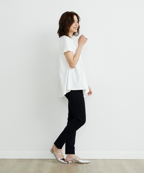 INED(イネド)の「【接触冷感】ペプラムTシャツ(Tシャツ/カットソー・レディース・オフホワイト/ブラック/イエロー・9号)」の8枚目の写真