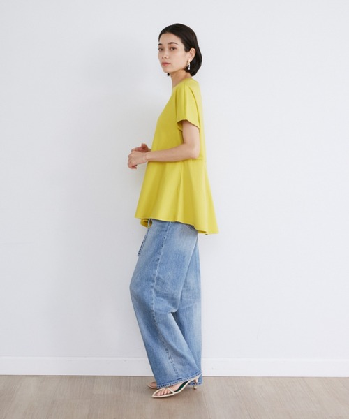 INED(イネド)の「【接触冷感】ペプラムTシャツ(Tシャツ/カットソー・レディース・オフホワイト/ブラック/イエロー・9号)」の11枚目の写真