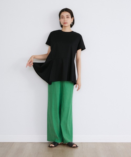 INED(イネド)の「【接触冷感】ペプラムTシャツ(Tシャツ/カットソー・レディース・オフホワイト/ブラック/イエロー・9号)」の13枚目の写真