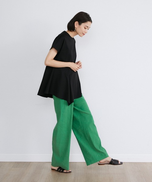 INED(イネド)の「【接触冷感】ペプラムTシャツ(Tシャツ/カットソー・レディース・オフホワイト/ブラック/イエロー・9号)」の14枚目の写真