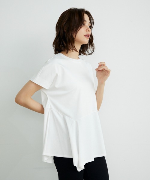 INED(イネド)の「【接触冷感】ペプラムTシャツ(Tシャツ/カットソー・レディース・オフホワイト/ブラック/イエロー・9号)」の19枚目の写真