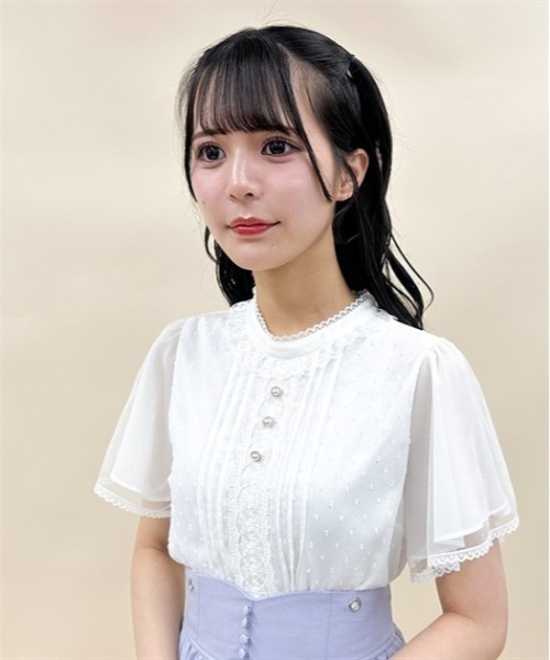 axes femme POETIQUE（アクシーズファムポエティック）の「フレア袖ドットドビーブラウス（シャツ/ブラウス・レディース・ブラック/キナリ/ホワイト/ラベンダー・MEDIUM）」の5枚目の写真