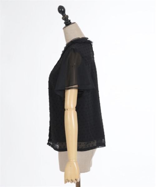 axes femme POETIQUE（アクシーズファムポエティック）の「フレア袖ドットドビーブラウス（シャツ/ブラウス・レディース・ブラック/キナリ/ホワイト/ラベンダー・MEDIUM）」の17枚目の写真