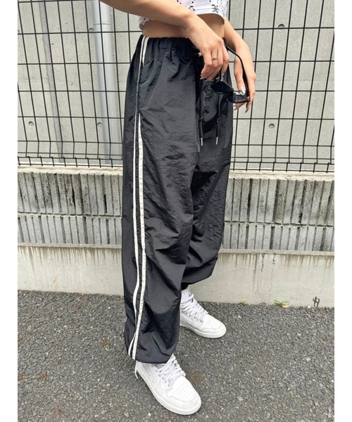 EGOIST(エゴイスト)の「ナイロンワッシャーラインワイドパンツ(その他パンツ・レディース・ブラック/ホワイト・FREE)」の2枚目の写真