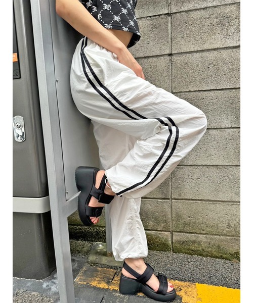 EGOIST(エゴイスト)の「ナイロンワッシャーラインワイドパンツ(その他パンツ・レディース・ブラック/ホワイト・FREE)」の14枚目の写真