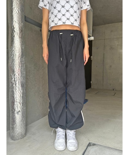 EGOIST(エゴイスト)の「ナイロンワッシャーラインワイドパンツ(その他パンツ・レディース・ブラック/ホワイト・FREE)」の16枚目の写真