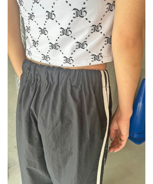 EGOIST(エゴイスト)の「ナイロンワッシャーラインワイドパンツ(その他パンツ・レディース・ブラック/ホワイト・FREE)」の11枚目の写真