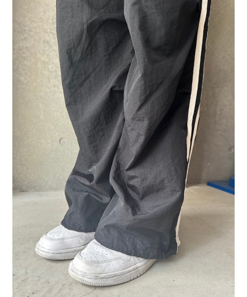 EGOIST(エゴイスト)の「ナイロンワッシャーラインワイドパンツ(その他パンツ・レディース・ブラック/ホワイト・FREE)」の3枚目の写真