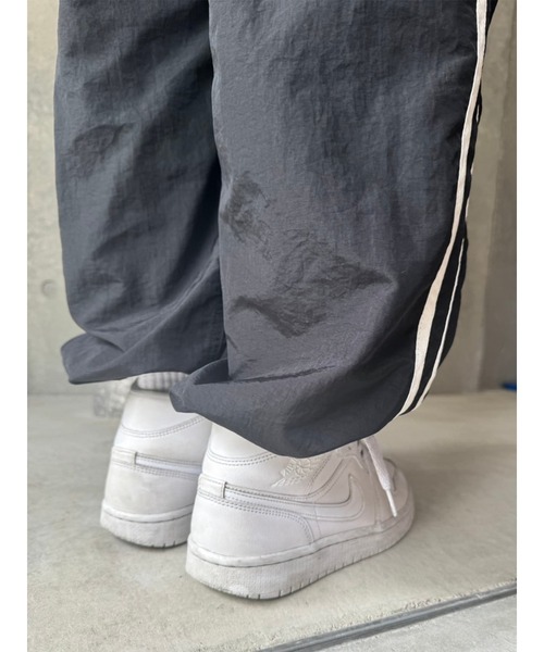 EGOIST(エゴイスト)の「ナイロンワッシャーラインワイドパンツ(その他パンツ・レディース・ブラック/ホワイト・FREE)」の6枚目の写真