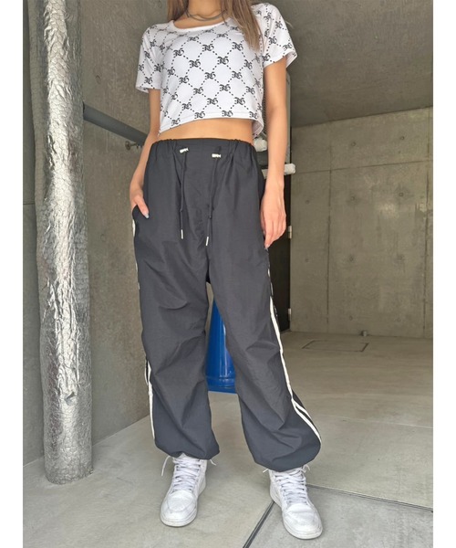 EGOIST(エゴイスト)の「ナイロンワッシャーラインワイドパンツ(その他パンツ・レディース・ブラック/ホワイト・FREE)」の7枚目の写真