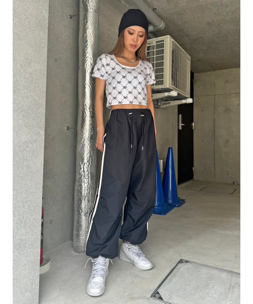 EGOIST(エゴイスト)の「ナイロンワッシャーラインワイドパンツ(その他パンツ・レディース・ブラック/ホワイト・FREE)」の8枚目の写真