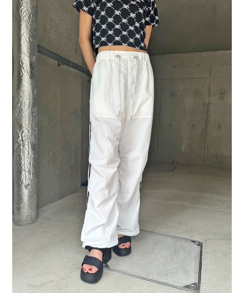 EGOIST(エゴイスト)の「ナイロンワッシャーラインワイドパンツ(その他パンツ・レディース・ブラック/ホワイト・FREE)」の22枚目の写真