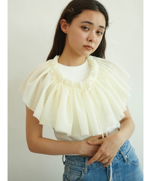 FIKA.(フィーカ)の「Multi ruffle cape(その他トップス・レディース・ブラック/オフホワイト・FREE)」の7枚目の写真