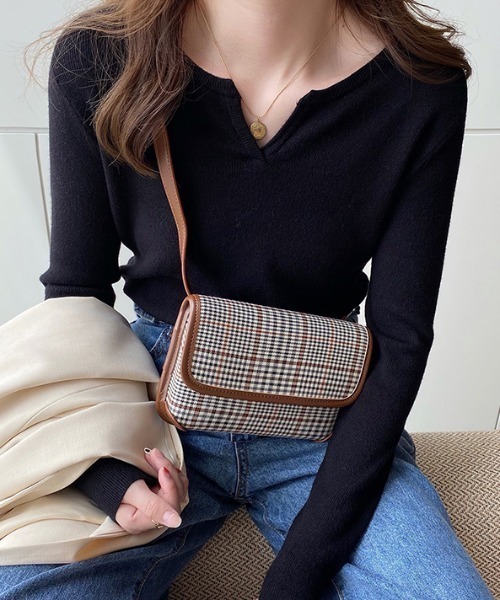 ECLIN（エクラン）の「キーネック長袖もちもちニットトップス（ニット/セーター・レディース・ホワイト/ベージュ/オレンジ/アイボリー/ブラック・FREE）」の7枚目の写真