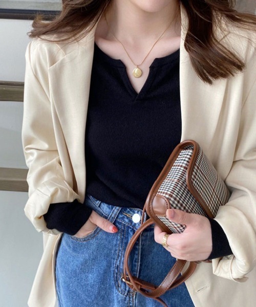 ECLIN（エクラン）の「キーネック長袖もちもちニットトップス（ニット/セーター・レディース・ホワイト/ベージュ/オレンジ/アイボリー/ブラック・FREE）」の11枚目の写真